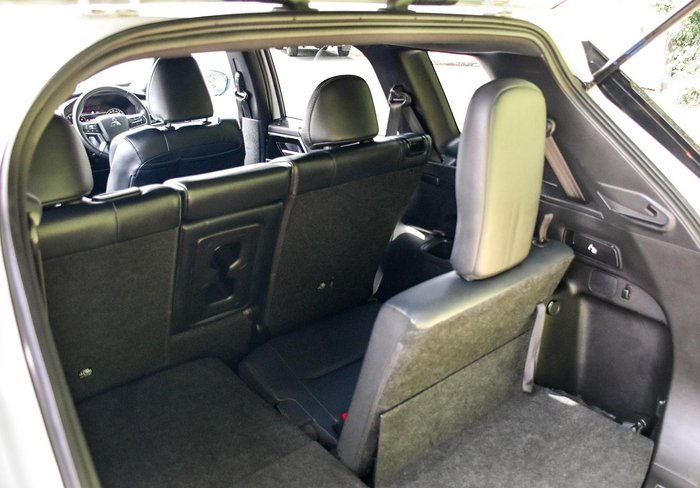 2023 Mitsubishi Outlander LS Black Edition