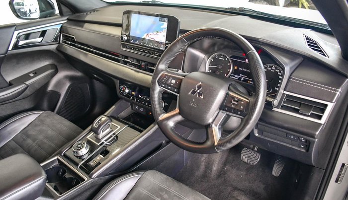 2023 Mitsubishi Outlander LS Black Edition