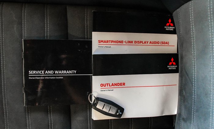 2023 Mitsubishi Outlander LS Black Edition