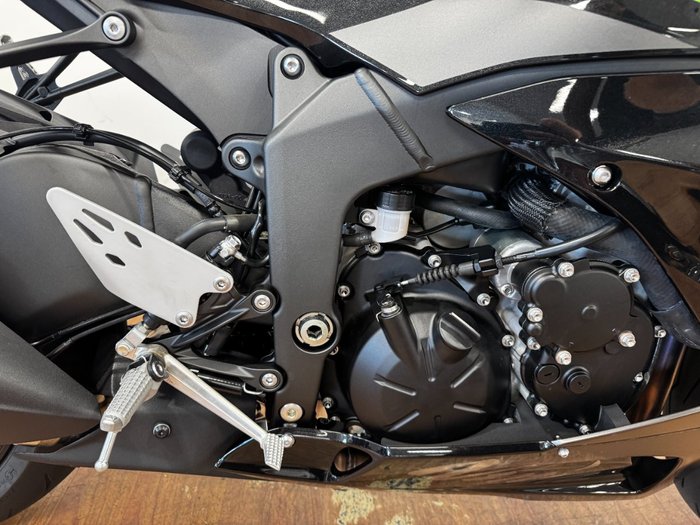 2026 Kawasaki NINJA ZX-6R (636) KRT EDITION Black