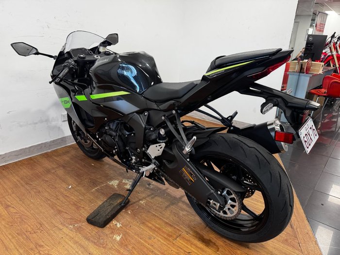 2026 Kawasaki NINJA ZX-6R (636) KRT EDITION Black
