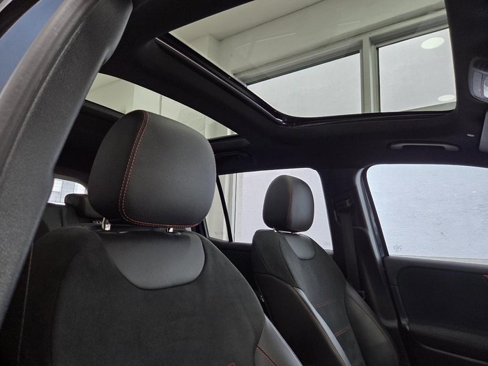 2021 Mercedes-Benz GLB-Class GLB200