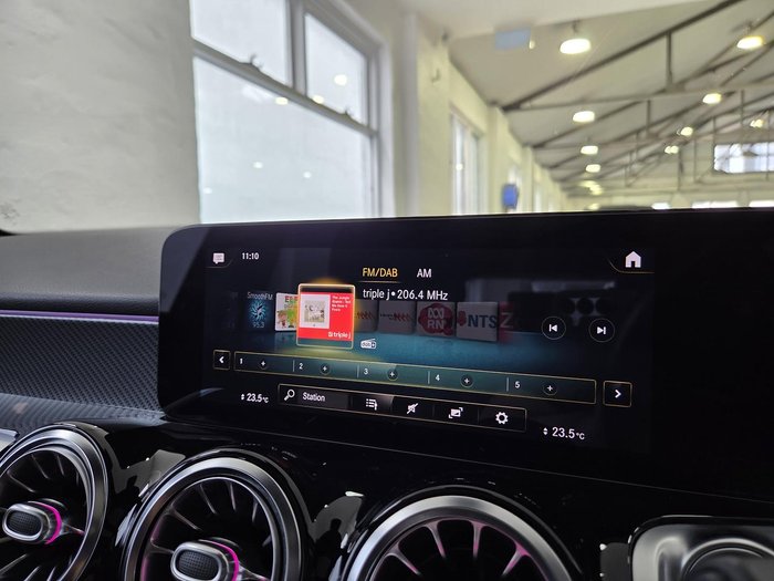 2021 Mercedes-Benz GLB-Class GLB200