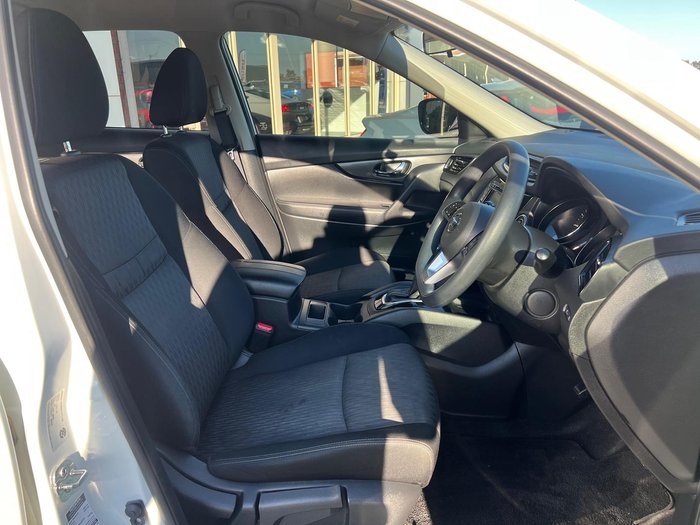 2022 Nissan X-TRAIL ST