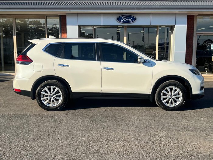 2022 Nissan X-TRAIL ST