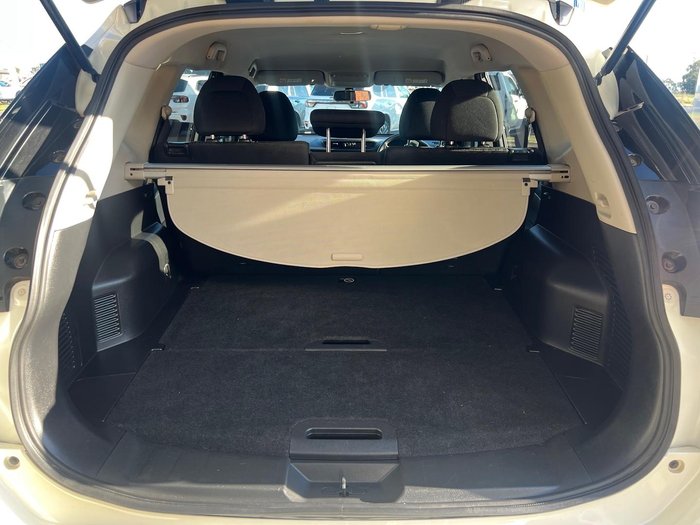 2022 Nissan X-TRAIL ST