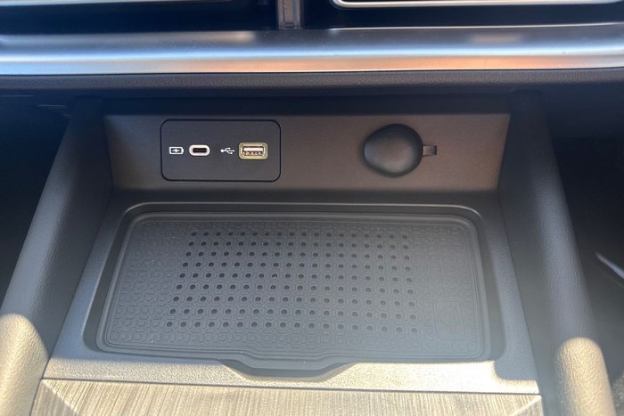 2026 GWM Ute Crystal Black (N101)