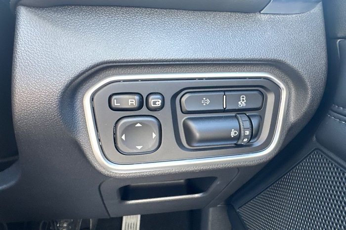 2026 GWM Ute Crystal Black (N101)