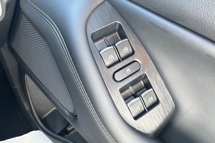 2026 GWM Ute Crystal Black (N101)