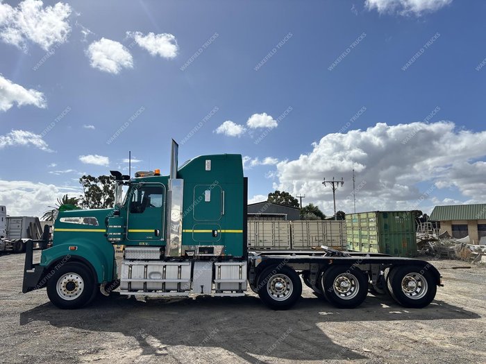 2015 Kenworth T909 Green