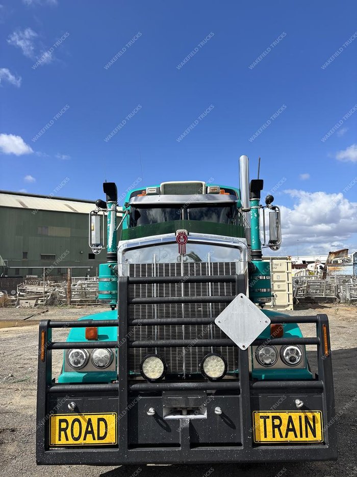 2015 Kenworth T909 Green