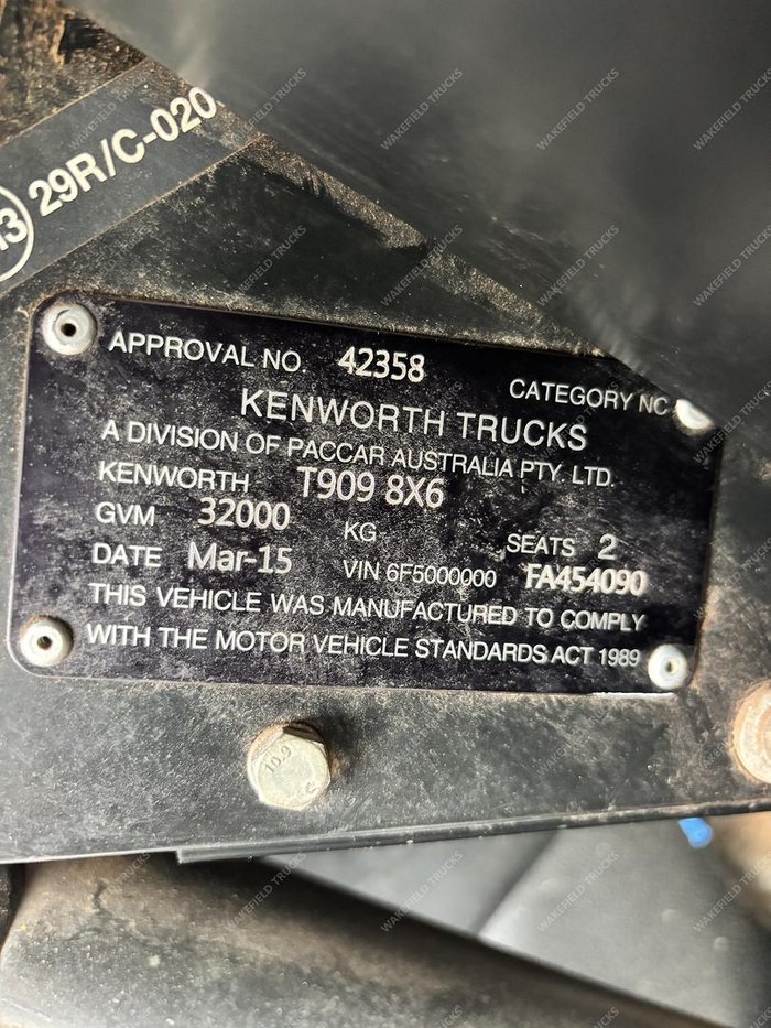 2015 Kenworth T909 Green