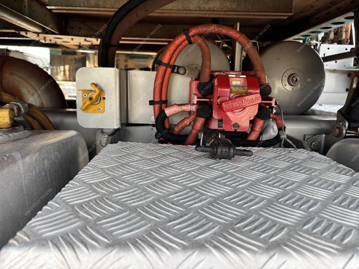 2015 Kenworth T909 Green