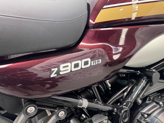 2026 Kawasaki Z900RS (Z900C) Z Red