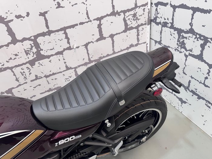 2026 Kawasaki Z900RS (Z900C) Z Red
