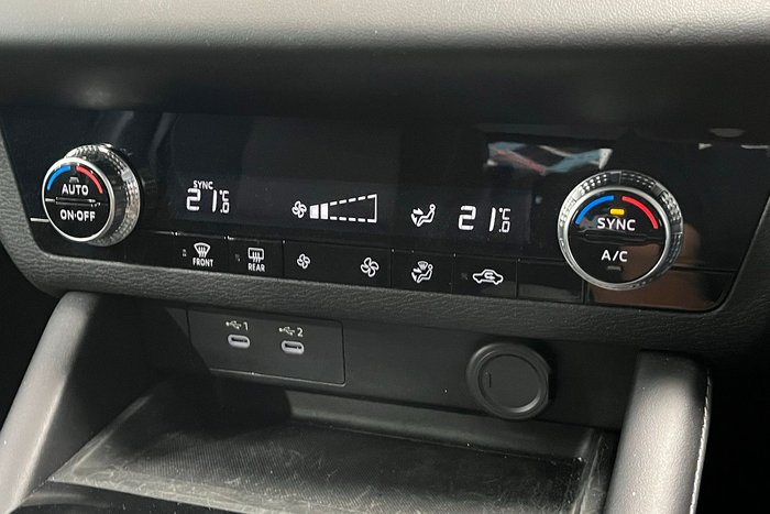 2025 Mitsubishi Outlander ES