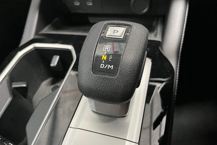 2025 Mitsubishi Outlander ES