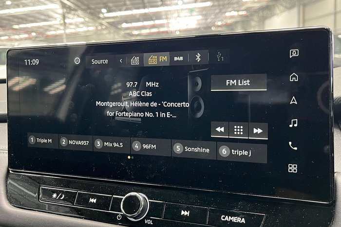 2025 Mitsubishi Outlander ES