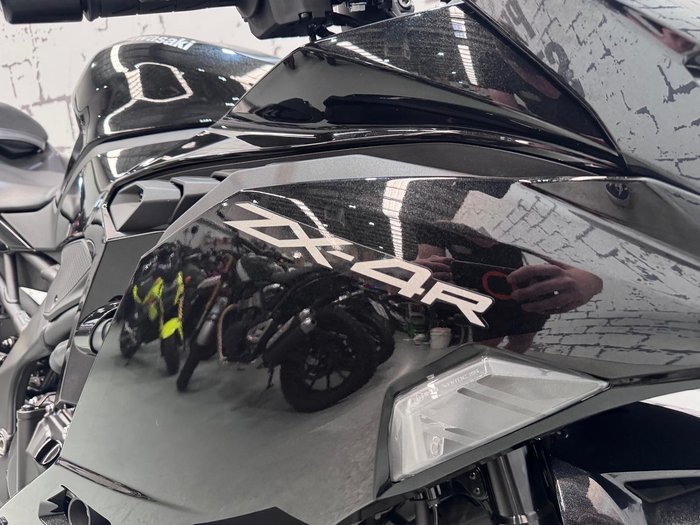 2025 Kawasaki Ninja ZX-4R Ninja Black