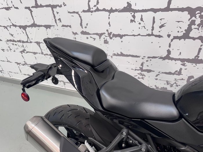 2025 Kawasaki Ninja ZX-4R Ninja Black