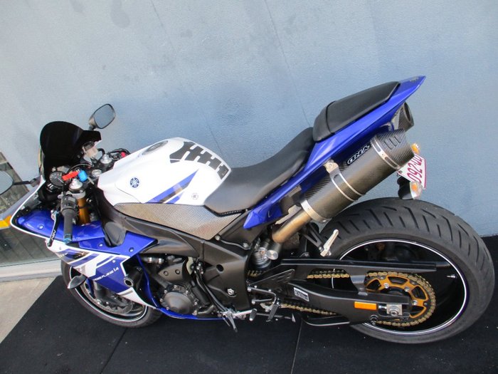 2014 Yamaha YZF-R1 BLUE