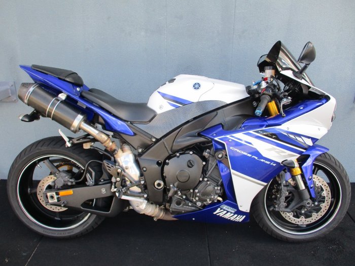 2014 Yamaha YZF-R1 BLUE