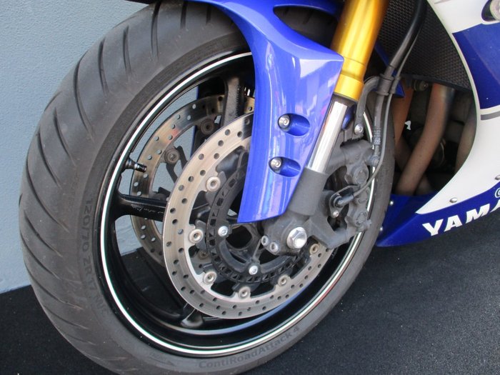 2014 Yamaha YZF-R1 BLUE