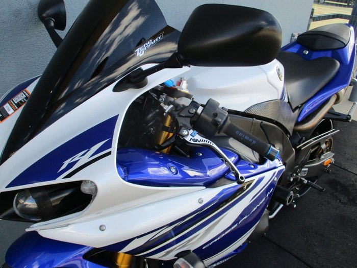 2014 Yamaha YZF-R1 BLUE