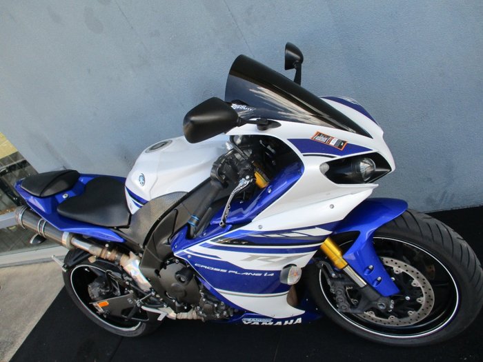 2014 Yamaha YZF-R1 BLUE