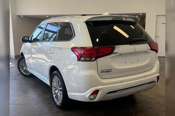 2019 Mitsubishi Outlander PHEV ES ADAS