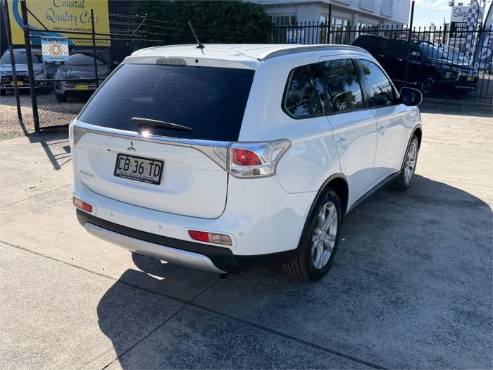 2014 MITSUBISHI OUTLANDER ES (4x4) ZJ MY14 WHITE