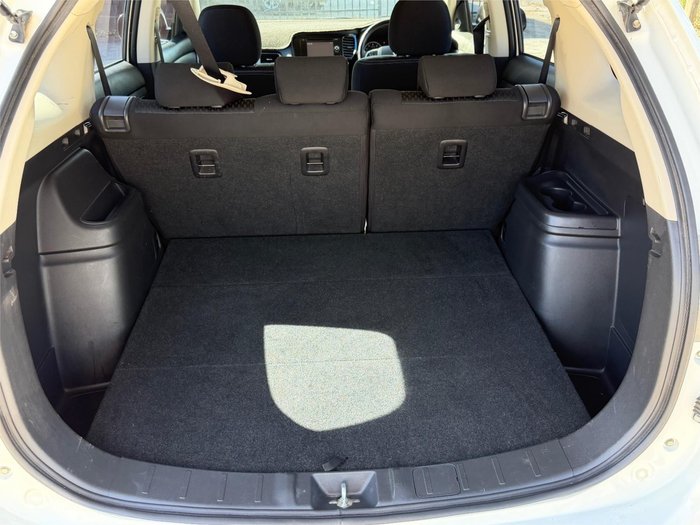 2014 MITSUBISHI OUTLANDER ES (4x4) ZJ MY14 WHITE