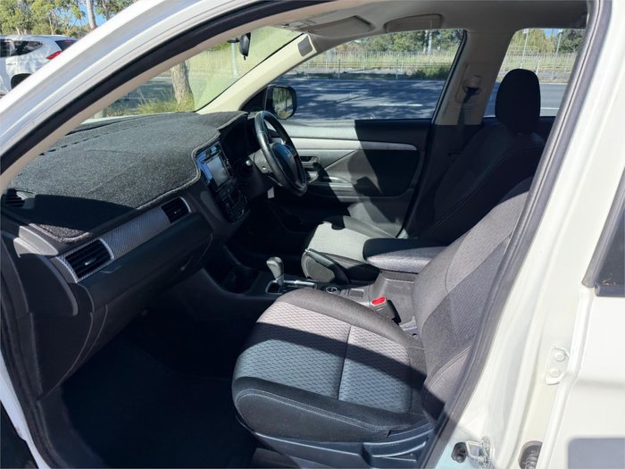 2014 MITSUBISHI OUTLANDER ES (4x4) ZJ MY14 WHITE