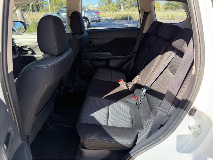 2014 MITSUBISHI OUTLANDER ES (4x4) ZJ MY14 WHITE