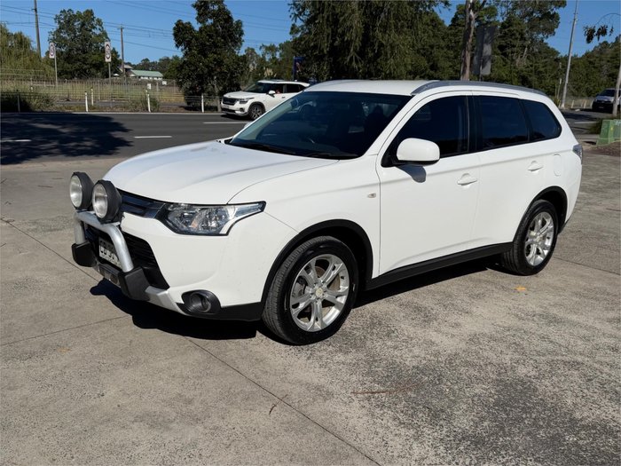 2014 MITSUBISHI OUTLANDER ES (4x4) ZJ MY14 WHITE