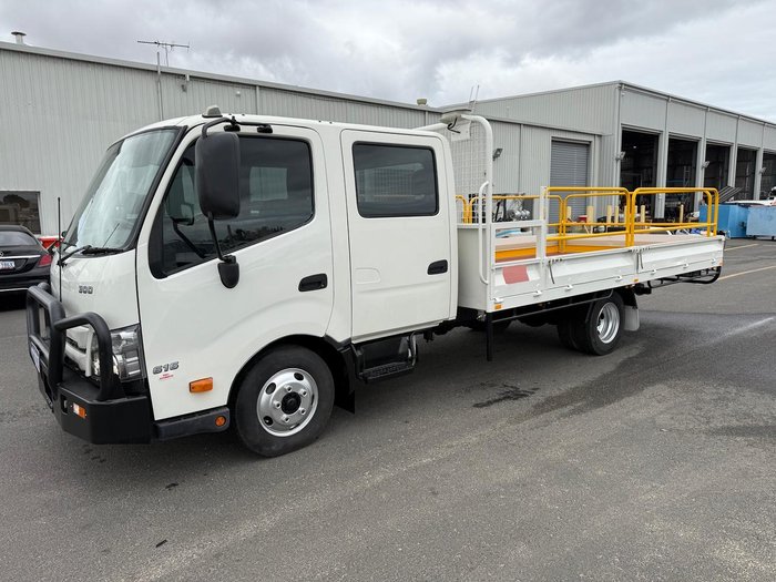 2021 Hino 300 Series 616 Crew