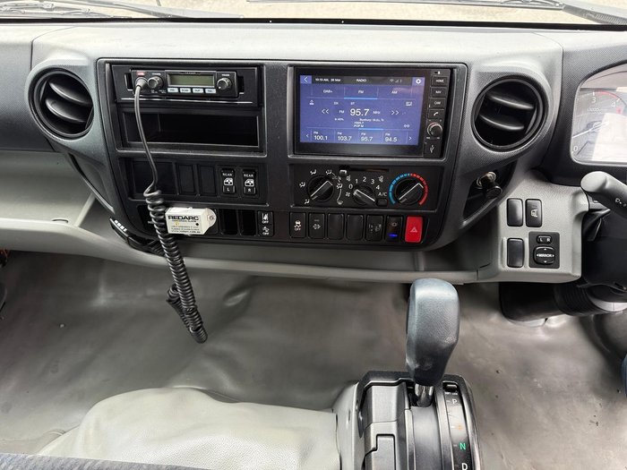 2021 Hino 300 Series 616 Crew