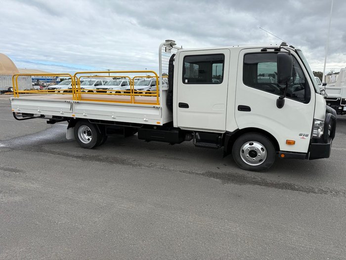 2021 Hino 300 Series 616 Crew