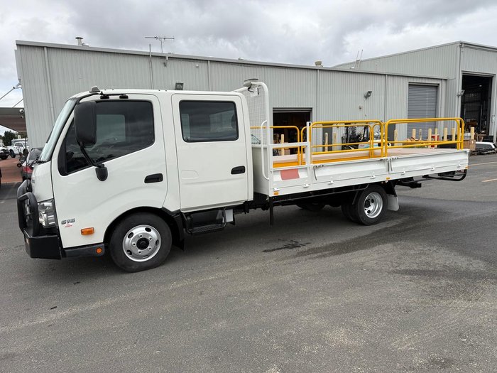 2021 Hino 300 Series 616 Crew