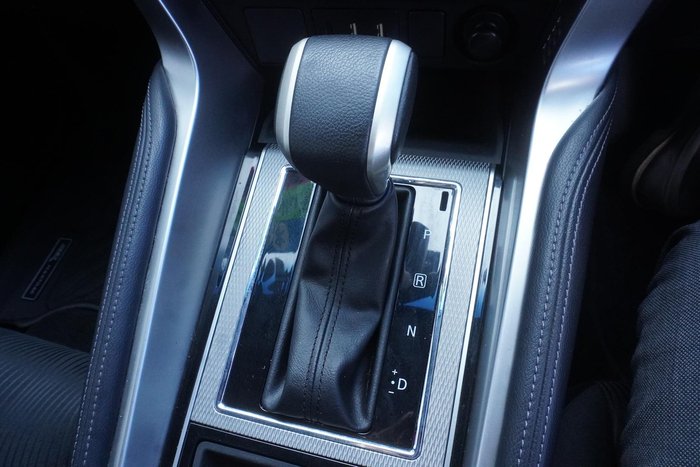 2022 Mitsubishi Pajero Sport GLX