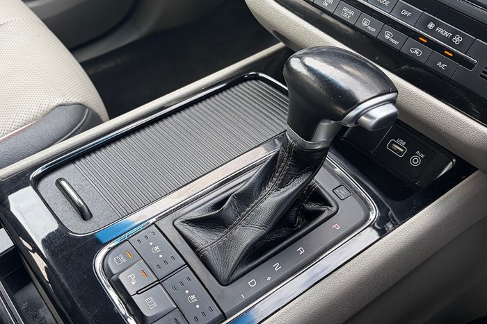 2017 Kia Carnival Platinum