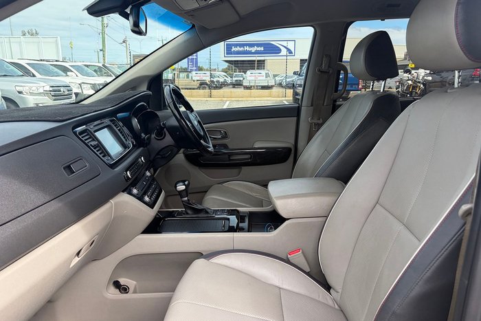 2017 Kia Carnival Platinum