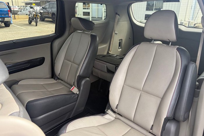 2017 Kia Carnival Platinum