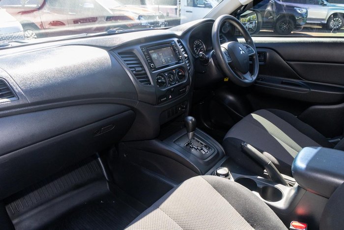 2021 Mitsubishi Triton GLX