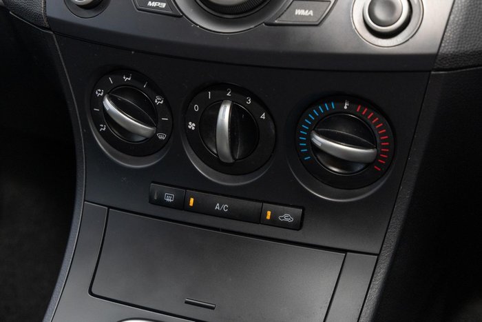 2013 Mazda 3 Neo