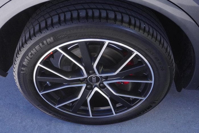 2024 Audi Q5 55 TFSI e S line