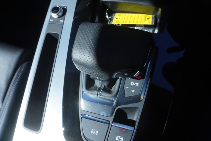 2024 Audi Q5 55 TFSI e S line