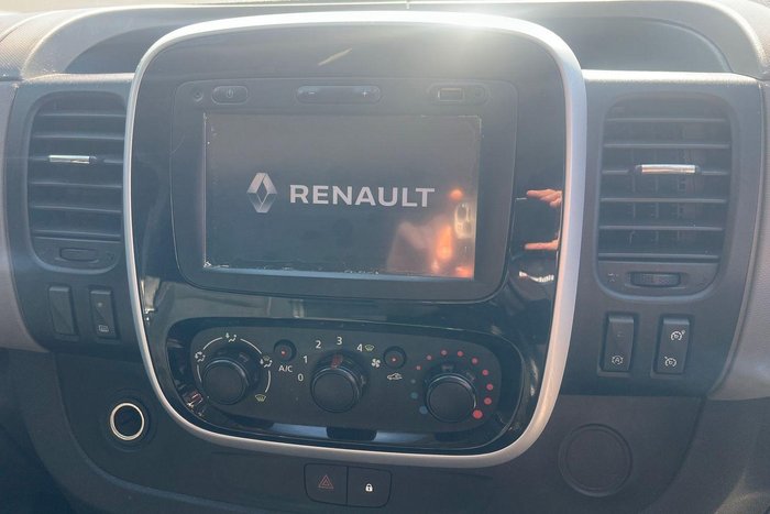 2017 Renault Trafic Formula Edition X82 Jet Black