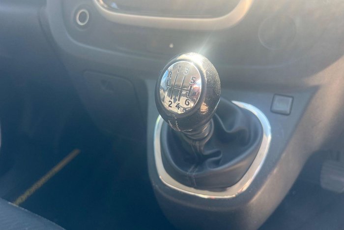 2017 Renault Trafic Formula Edition X82 Jet Black