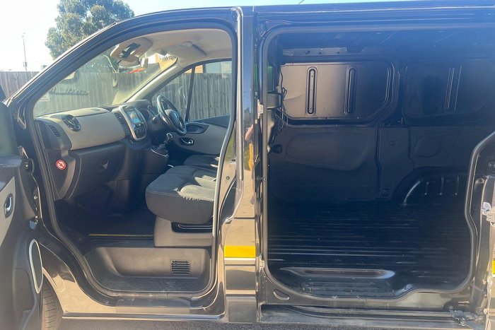 2017 Renault Trafic Formula Edition X82 Jet Black